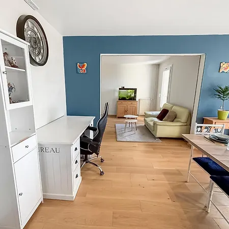 Spacieux, Wi-fi Ultra Rapide Et Parking Prive Lejlighed